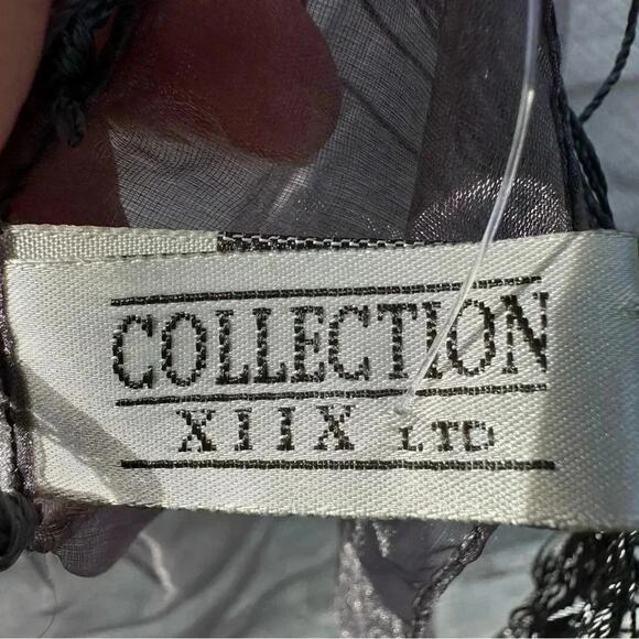 Collection XIIX Scarf Sheer, fades from light black to gray with tassels - Picture 5 of 6